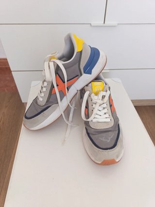 Zapatillas Munich chico grises y naranjas