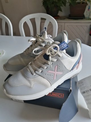 Zapatillas Munich Grises y Rosas