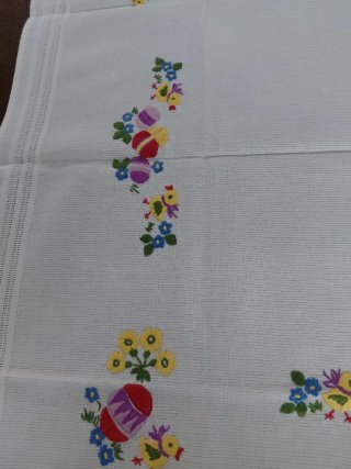 Tovaglietta ricamata a mano 75x75 cm
