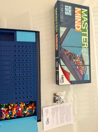 Lote de 5 juegos de mesa: Pictionary, Cluedo, Twis