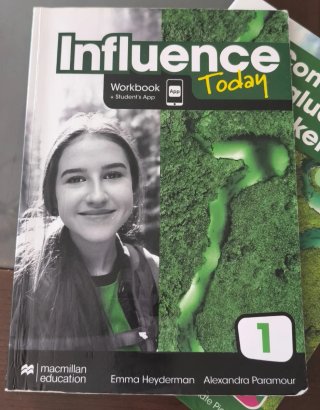 INFLUENCE TODAY 1 Student's book: libro de text...