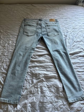 Pantalón vaquero Bershka desgastado NO HAGO ENVIOS