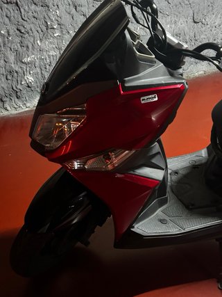 Moto Sym 125 Scooter