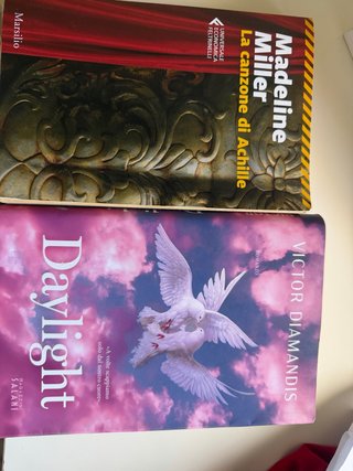 1 libro a scelta costo di ciascun libro€4