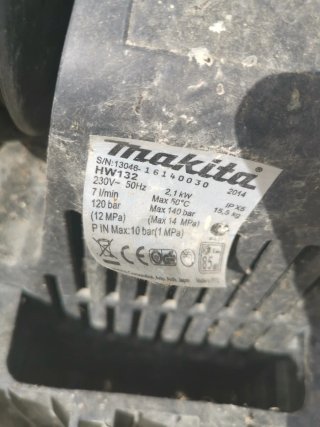 Hidrolavadora makita de 140 bar.