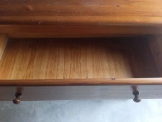 Cajonera rústica de madera maciza
