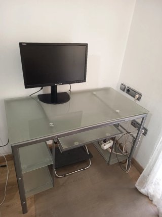Mesa escritorio cristal y metal