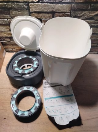 Tommee Tippee Twist Click Contenedor + 2 Recambios