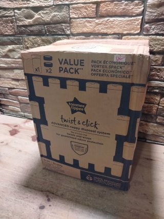 Tommee Tippee Twist Click Contenedor + 2 Recambios