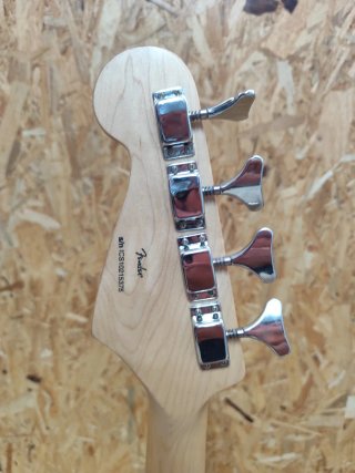 Bajo Fender Mustang bass (bronco bass).