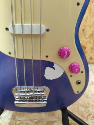 Bajo Fender Mustang bass (bronco bass).