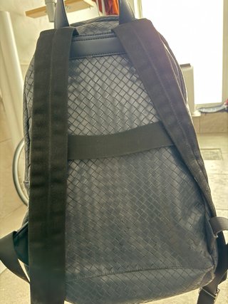 Mochila Guess Gris Cuero Trenzado