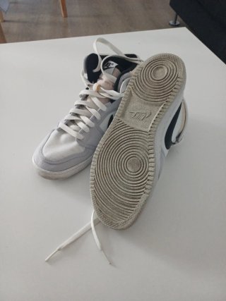 Nike Air Jordan Zapatillas Blancas y Grises