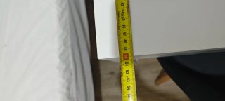 Escritorio blanco con cajón y silla