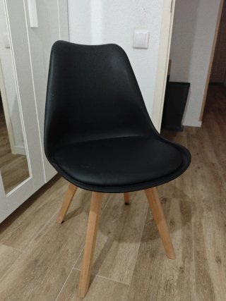 Escritorio blanco con cajón y silla