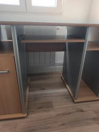 Escritorio madera y plástico gris
