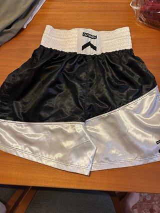 Pantalón Muay Thai Outshock Negro/Plata
