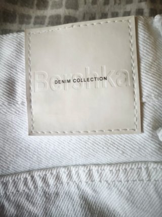 Bermudas blancas Bershka, Talla 36