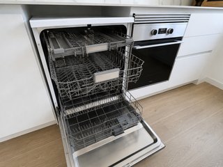 Lavavajillas con cajón cubertero
