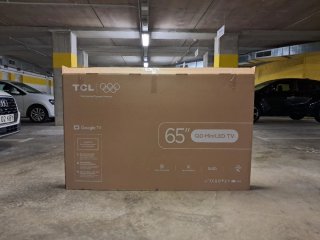 Caja TV 65"