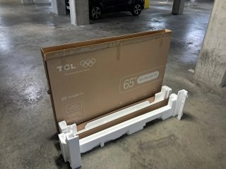 Caja TV 65"