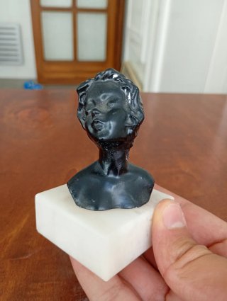 Figura coleccionismo cabeza negra