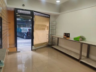 Local comercial  padre Claret 3