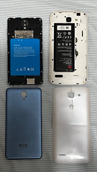 Lote 2 móviles Huawei blanco y otro movil azul