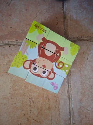 Puzzle de cubos de madera