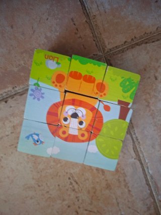 Puzzle de cubos de madera