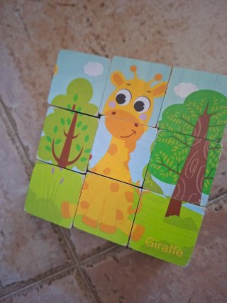 Puzzle de cubos de madera