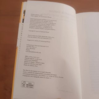 Novela Una mujer inoportuna