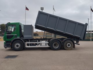 Volvo FE 320-CAMIONES BASULANTES