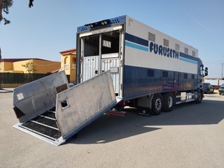 Scania R 490-CAMIONES GANADEROS