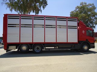 Scania P 380-CAMIONES GANADEROS