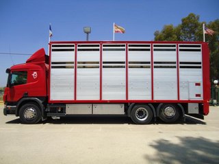Scania P 380-CAMIONES GANADEROS