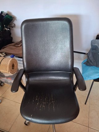 Regalo gratis 2 Sillas de oficina piel negra