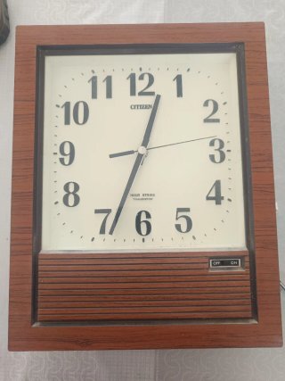 Reloj de pared Citizen Hour Strike Transistor
