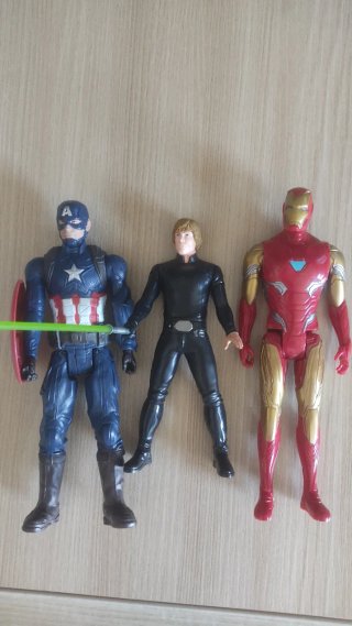 Lote Muñecos Vengadores y Star Wars