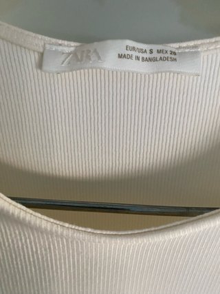 Vestido Zara volantes crema