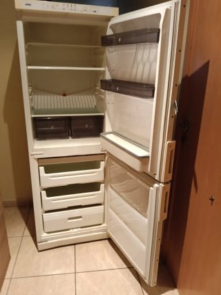 Nevera dos motores Medidas,,,174* 60* 60...