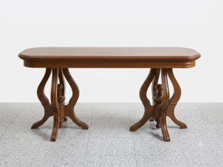 Mesa de comedor de madera