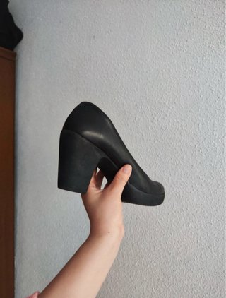 Tacones de piel negros