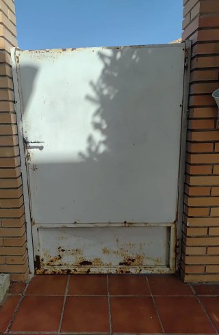 Puerta y portón abatible hierro