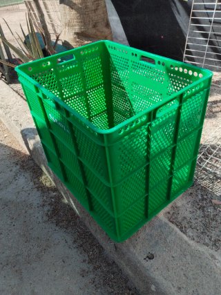 Cajas de plástico SEAVI verdes