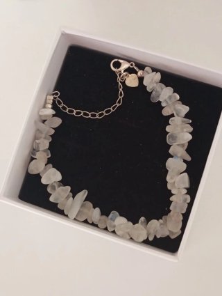 Pulsera de piedra luna chips alpaca con baño plata