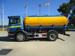 Scania P 320-CAMIONES CISTERNAS