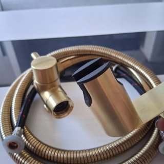 Grifo Dorado con Flexo y Soporte
