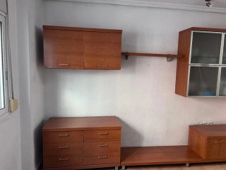 Mueble de comedor madera y cristal