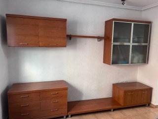 Mueble de comedor madera y cristal